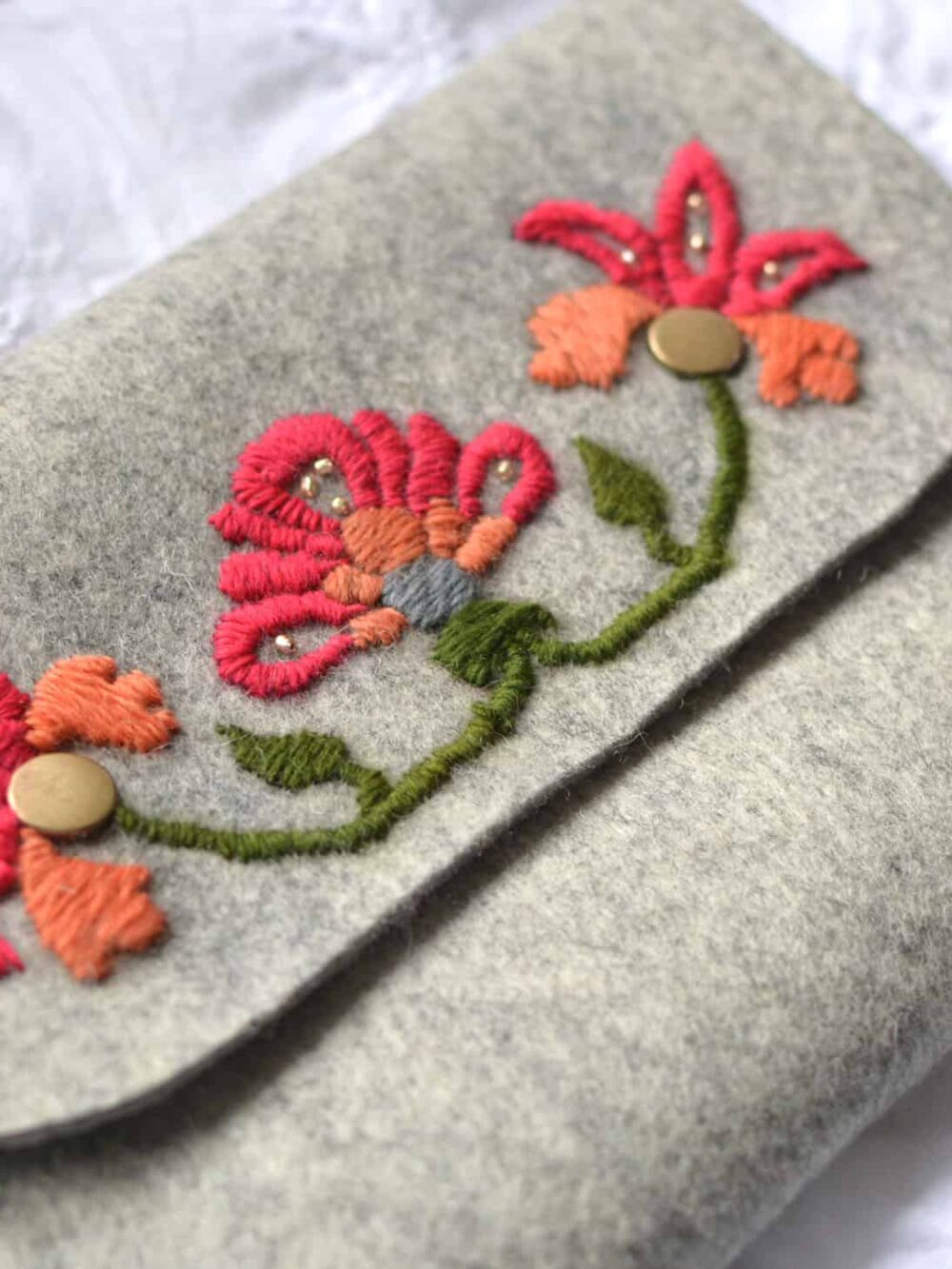 Embroidery Wool Felt Clutch Bag