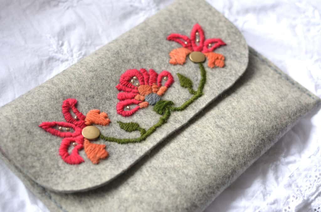 Embroidery Wool Felt Clutch Bag