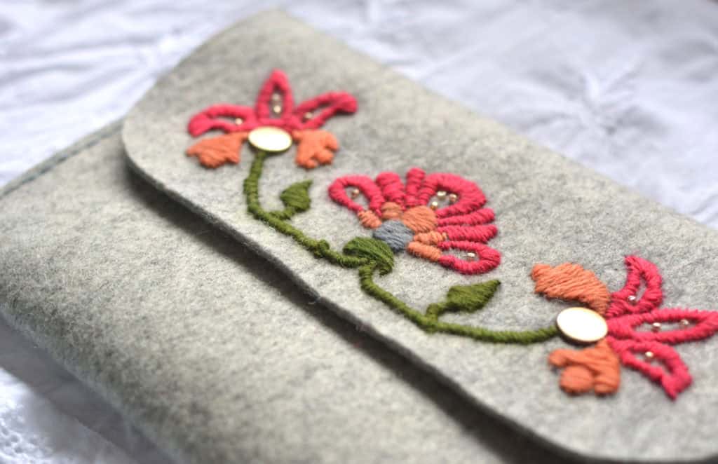 Embroidery Wool Felt Clutch Bag