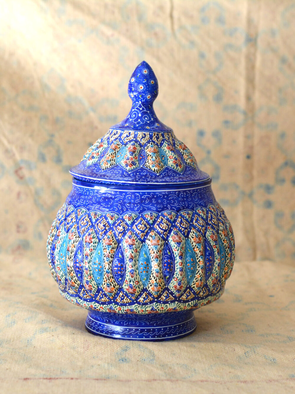 Hand-painted enamelled urn (MinaKari)