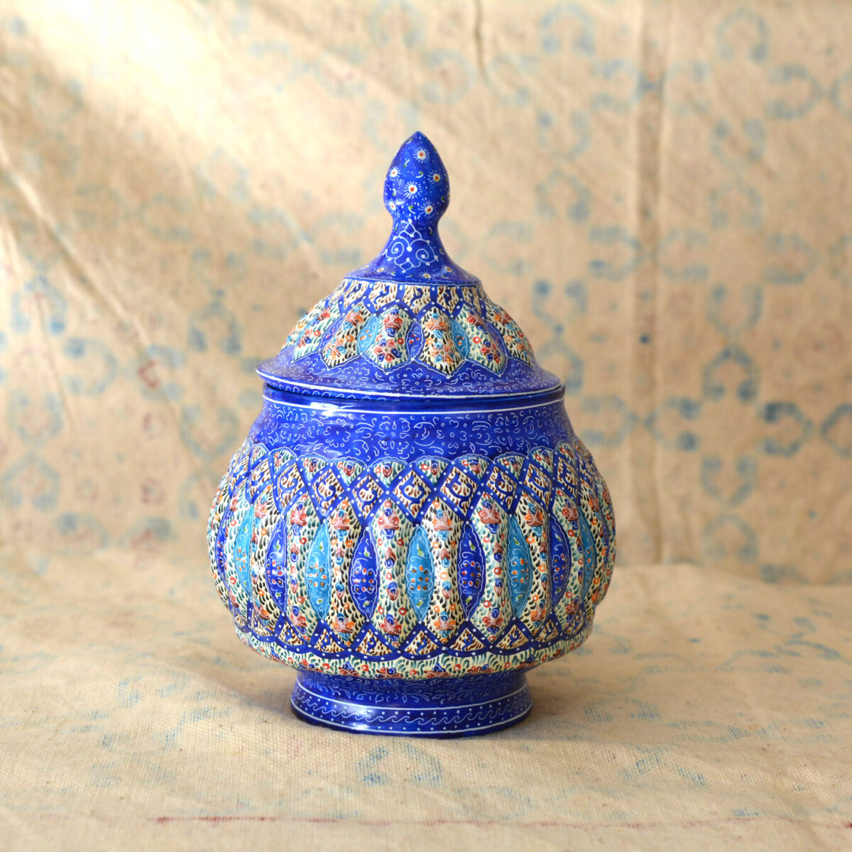 Hand-painted enamelled urn (MinaKari)