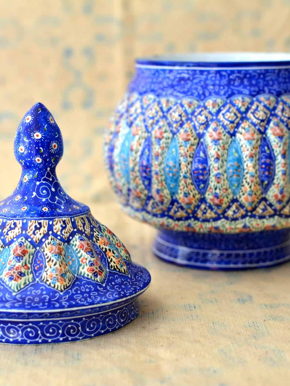 Hand-painted enamelled urn (MinaKari)