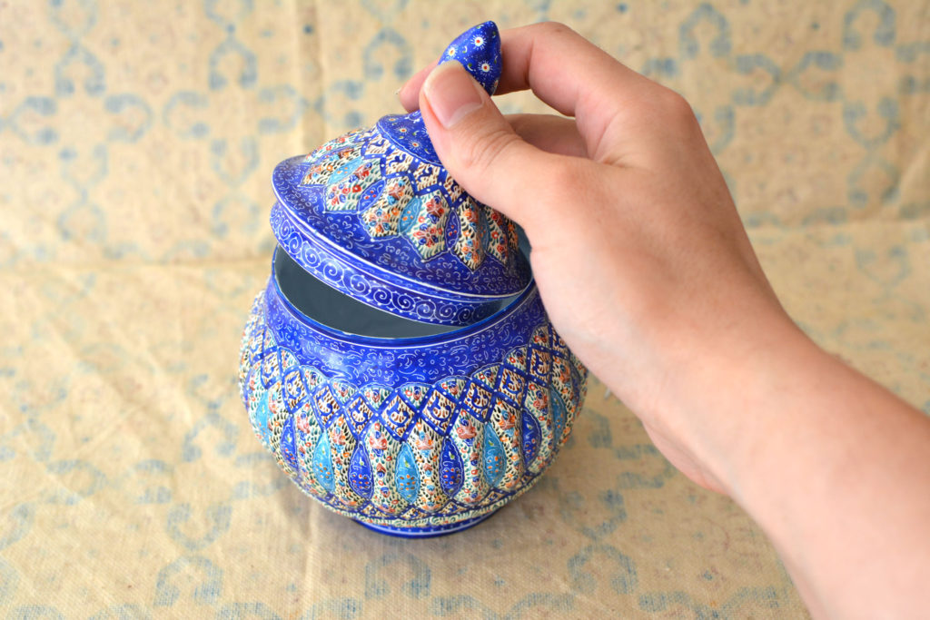 Hand-painted enamelled urn (MinaKari)