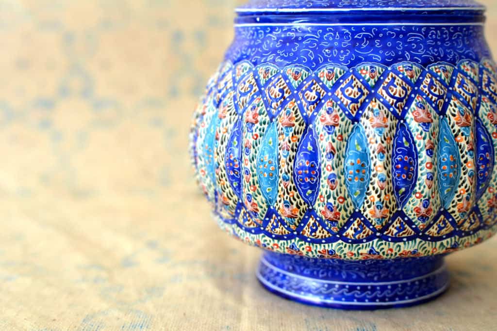 Hand-painted enamelled urn (MinaKari)