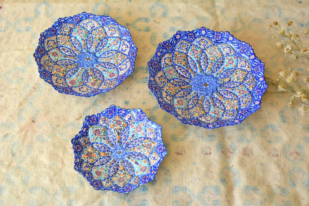 Set of 3 hand-painted enamelled plates