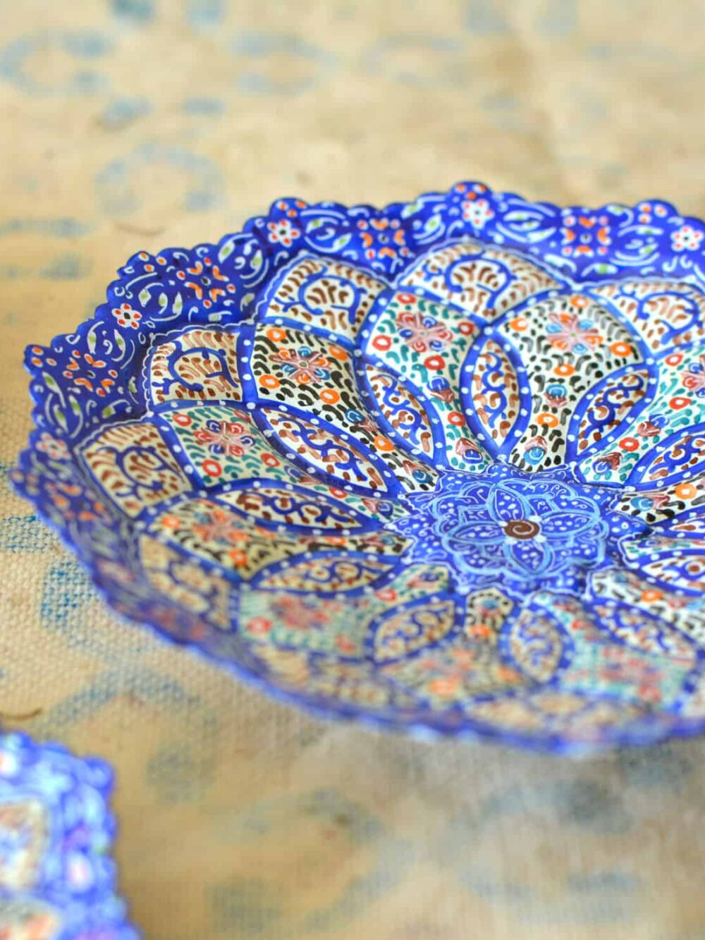 Set of 3 hand-painted enamelled plates