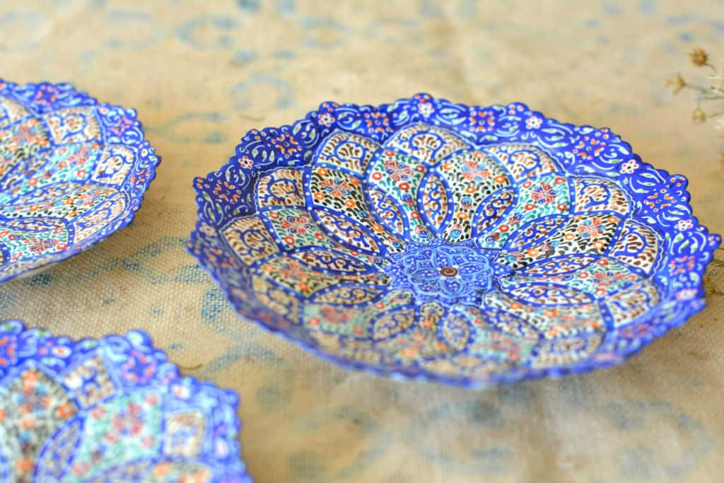 Set of 3 hand-painted enamelled plates