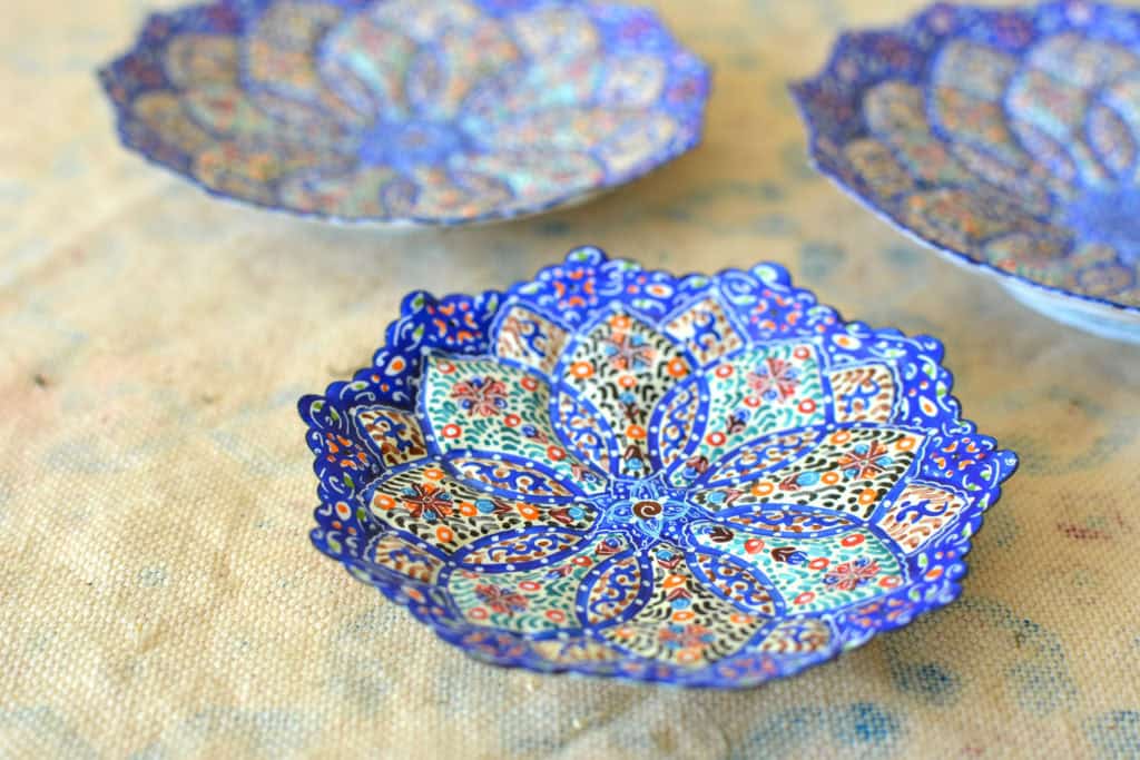 Set of 3 hand-painted enamelled plates