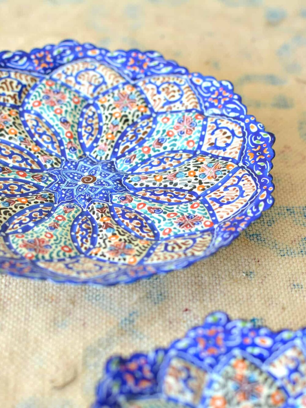 Set of 3 hand-painted enamelled plates