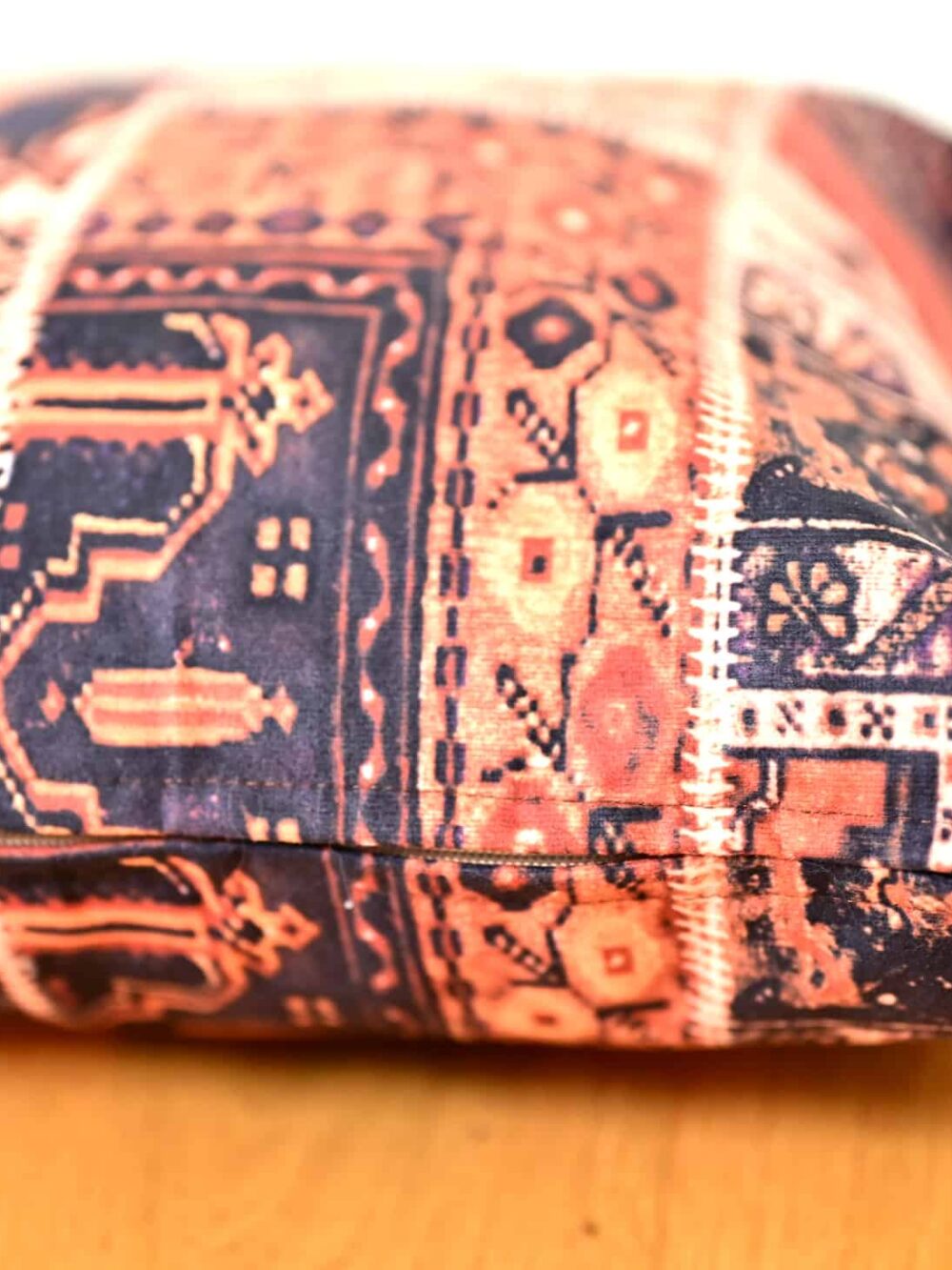 Pars heritage brown cushion