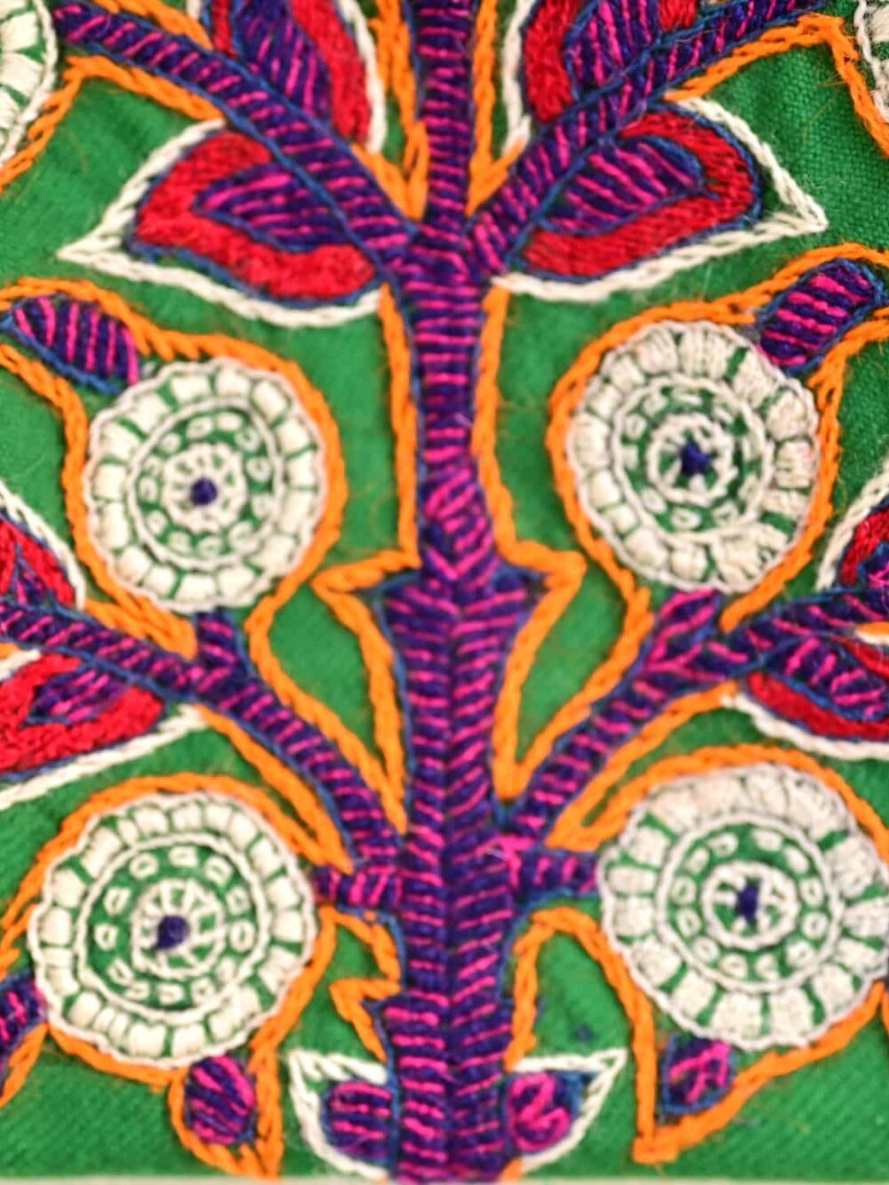 Green Embroidery (پته) clutch