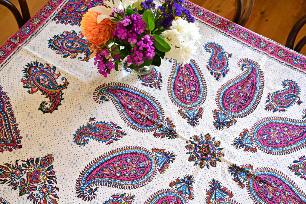 Pink Runner Tablecloth (قلمکار)